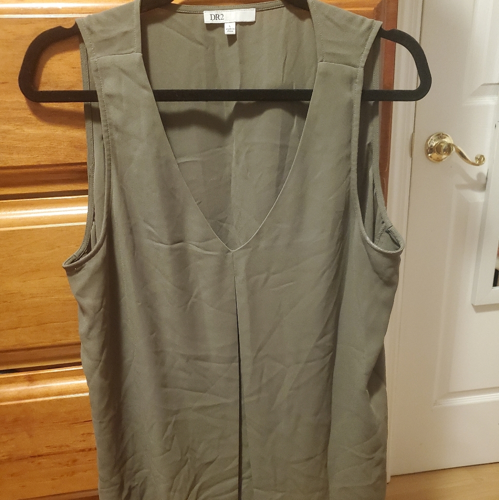 DR2 Green sleeveless blouse